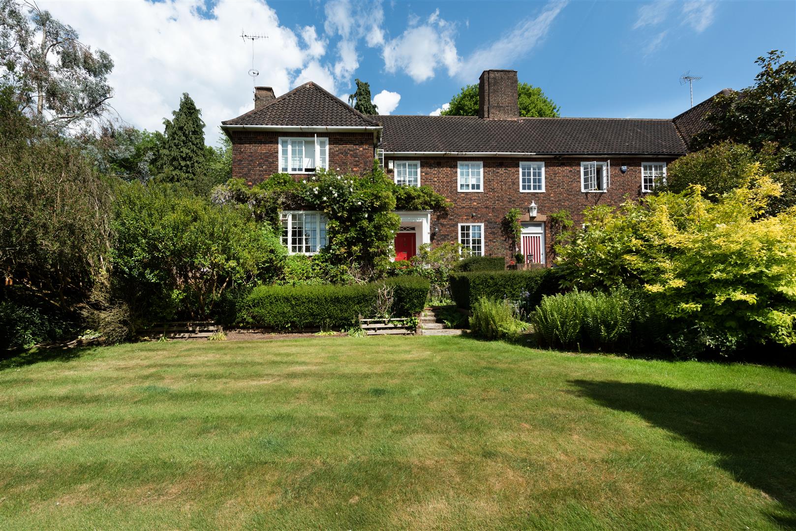 Bunkers Hill Hampstead Garden Suburb NW11 6XA