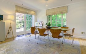 Bunkers Hill Hampstead Garden Suburb NW11 6XA