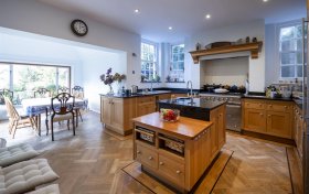 Oakhill Avenue Hampstead NW3 7RE