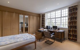 Oakhill Avenue Hampstead NW3 7RE