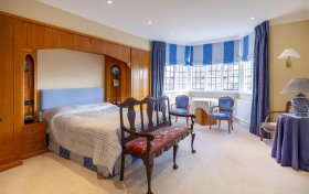 Oakhill Avenue Hampstead NW3 7RE