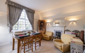 Oakhill Avenue Hampstead NW3 7RE