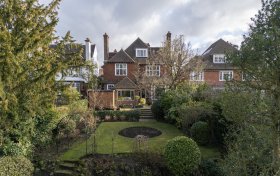 Oakhill Avenue Hampstead NW3 7RE