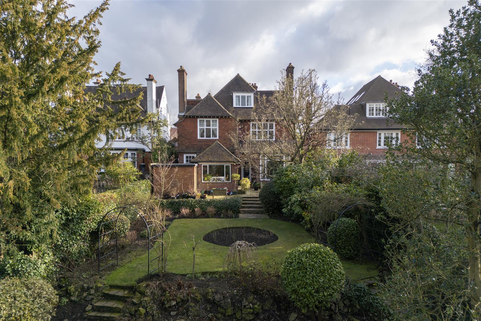 Oakhill Avenue Hampstead NW3 7RE