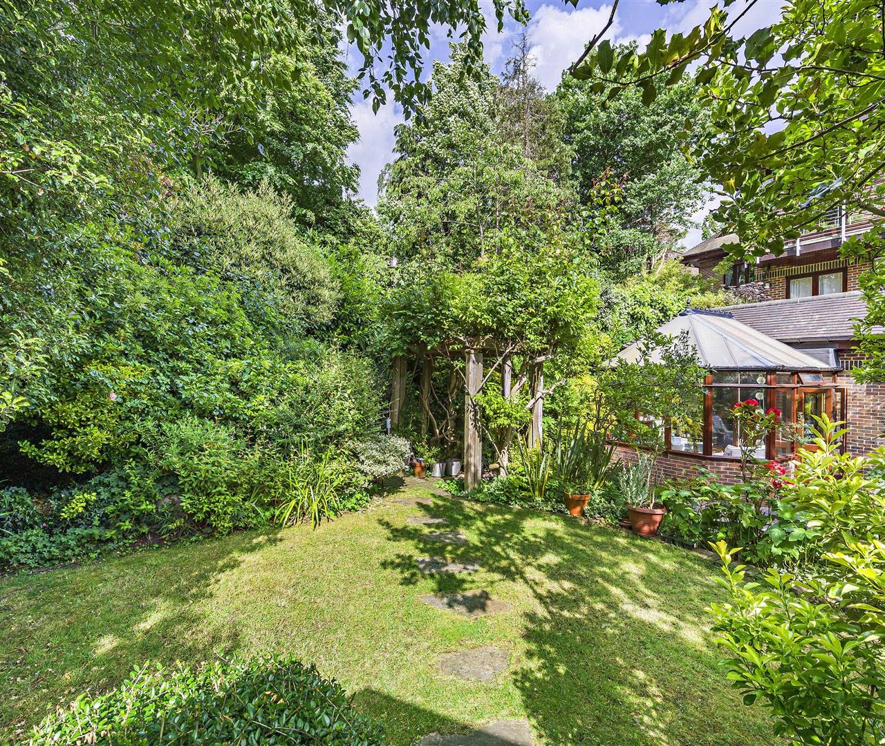 Oakhill Avenue Hampstead NW3 7RE