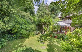 Oakhill Avenue Hampstead NW3 7RE