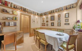 Oakhill Avenue Hampstead NW3 7RE