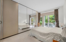 Oakhill Avenue Hampstead NW3 7RE