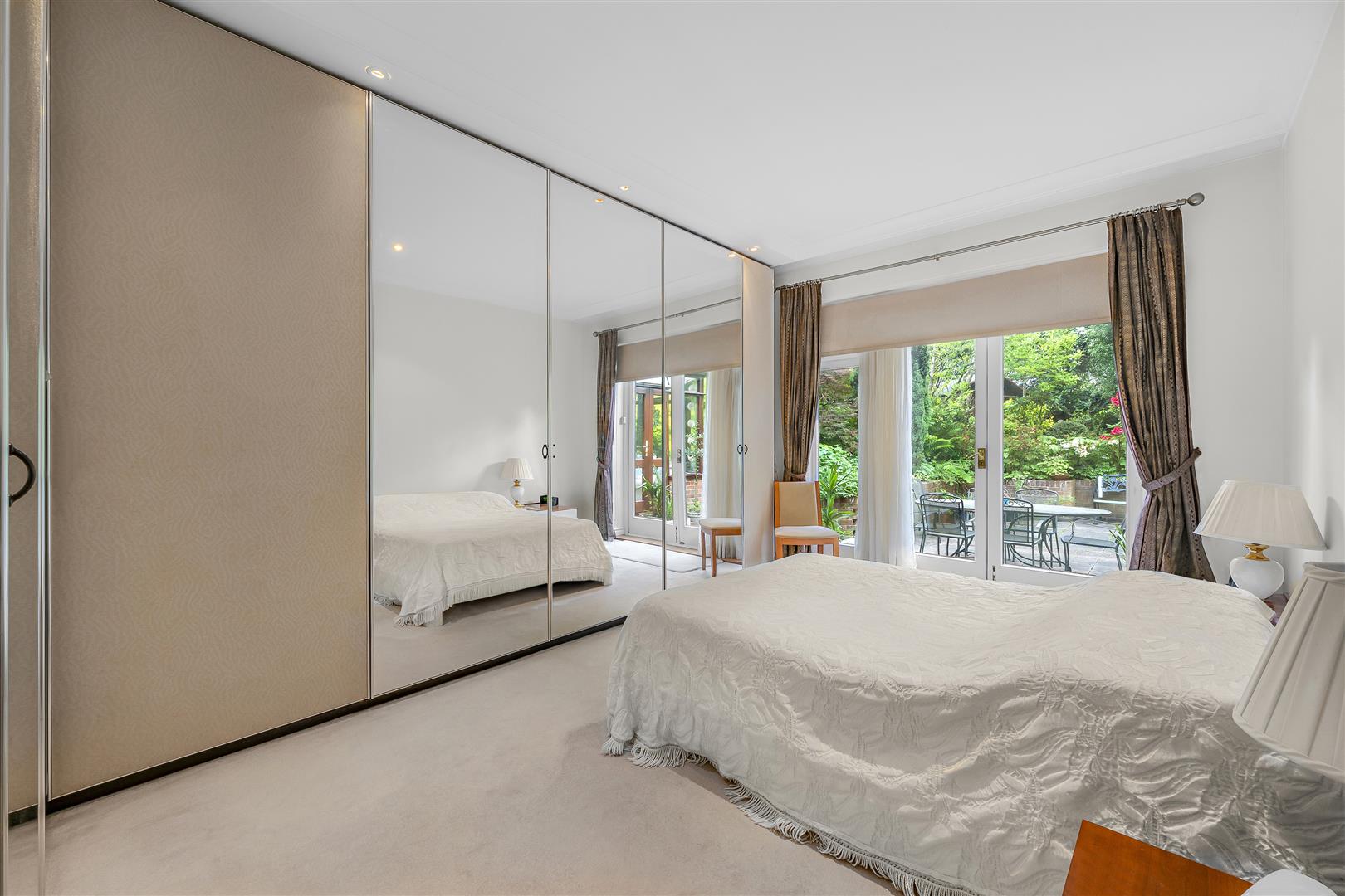 Oakhill Avenue Hampstead NW3 7RE