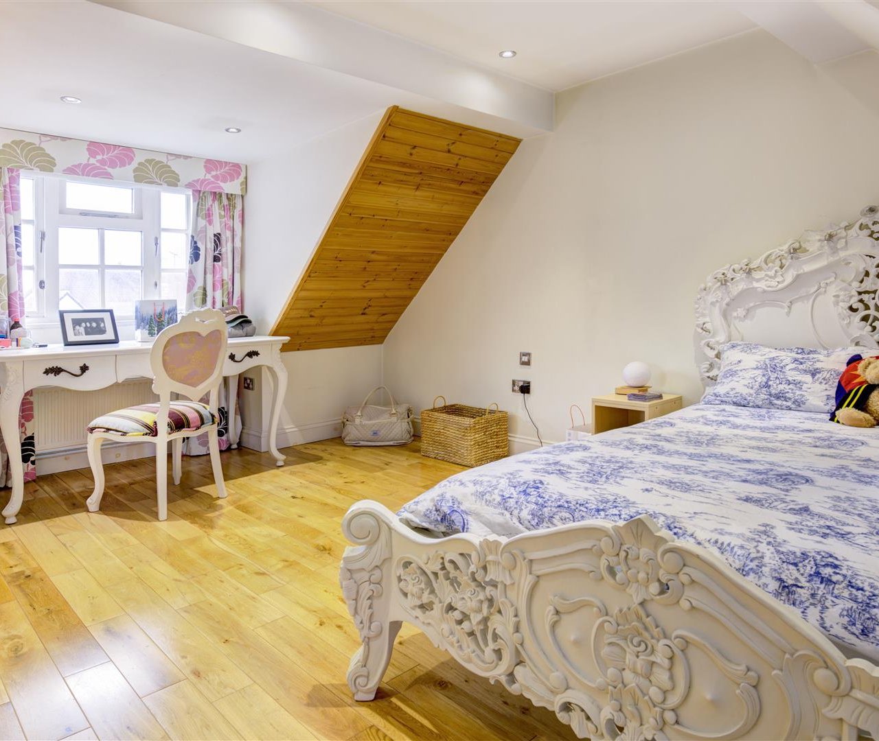 West Heath Drive Golders Hill Park NW11 7QG