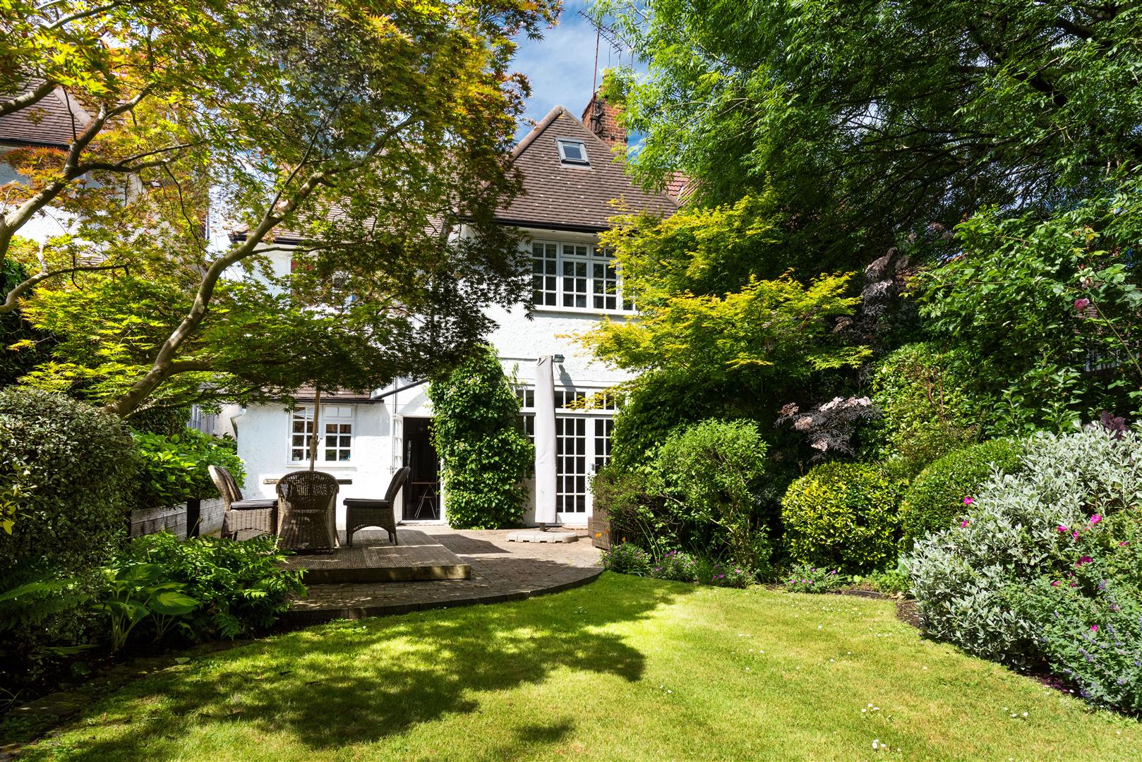 West Heath Drive Golders Hill Park NW11 7QG