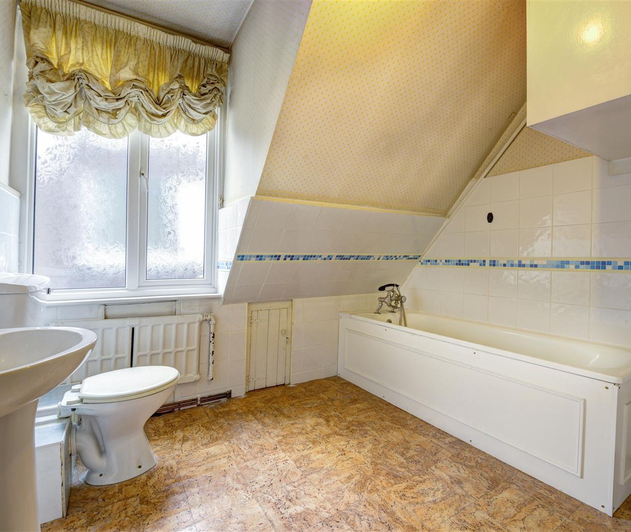 Finchley Road Golders Green NW11 8LX