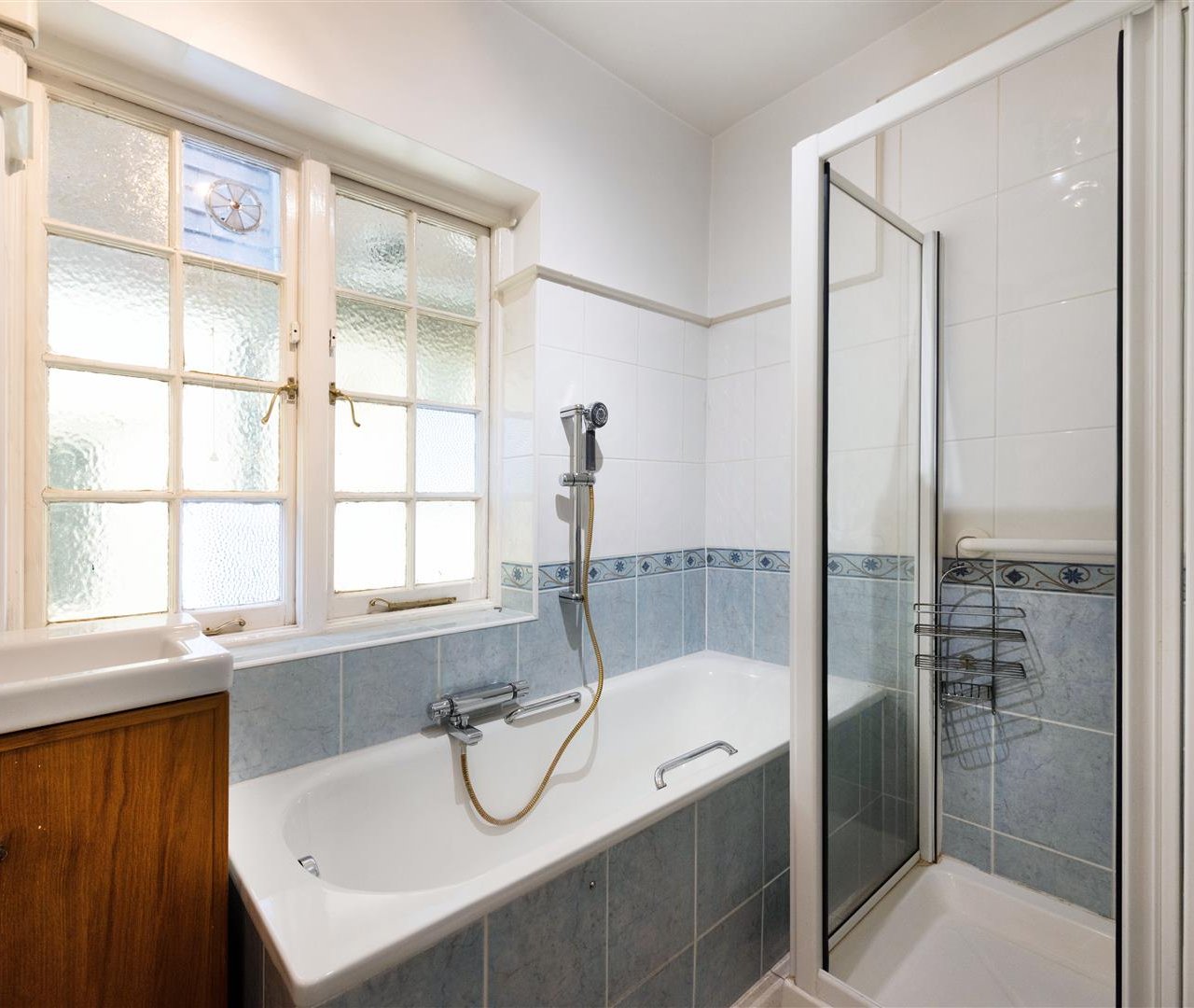 Finchley Road Golders Green NW11 8LX