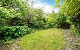 Finchley Road Golders Green NW11 8LX