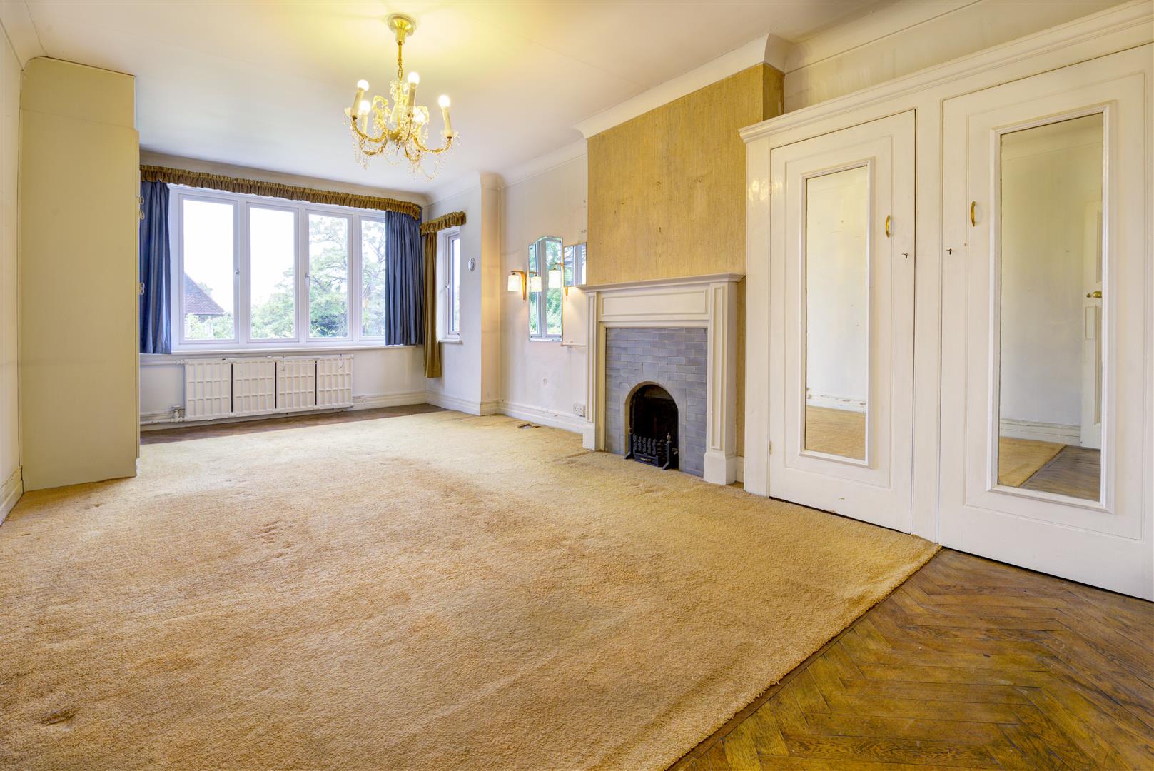 Finchley Road Golders Green NW11 8LX