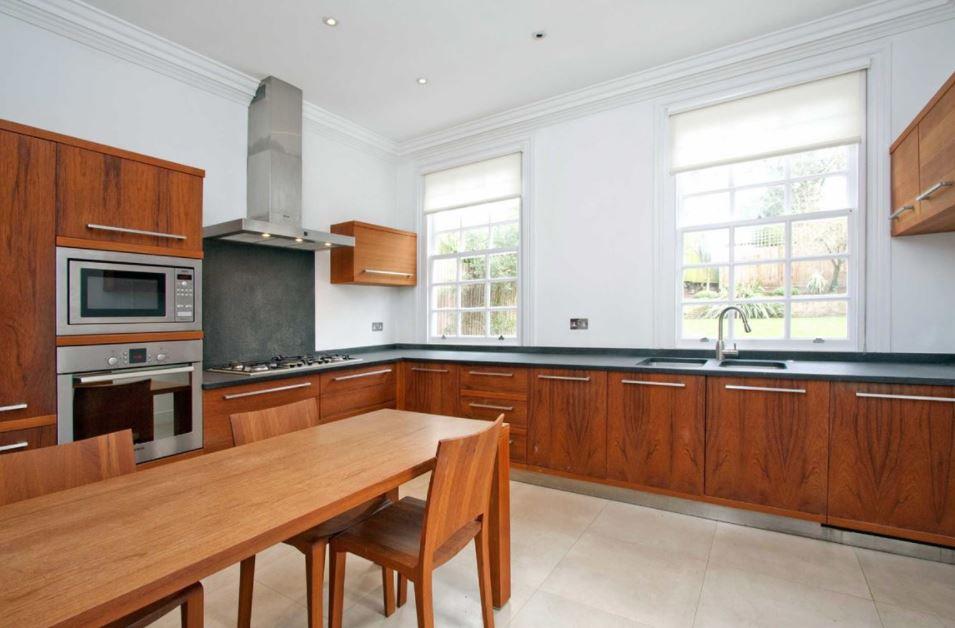 Bracknell Gardens Hampstead NW3 7EB