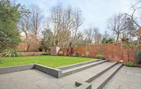 Bracknell Gardens Hampstead NW3 7EB