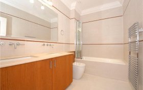 Bracknell Gardens Hampstead NW3 7EB