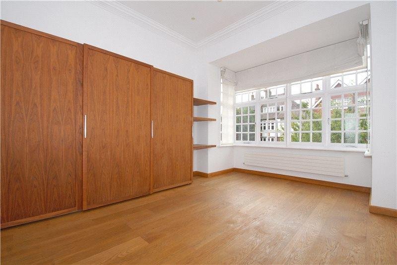 Bracknell Gardens Hampstead NW3 7EB