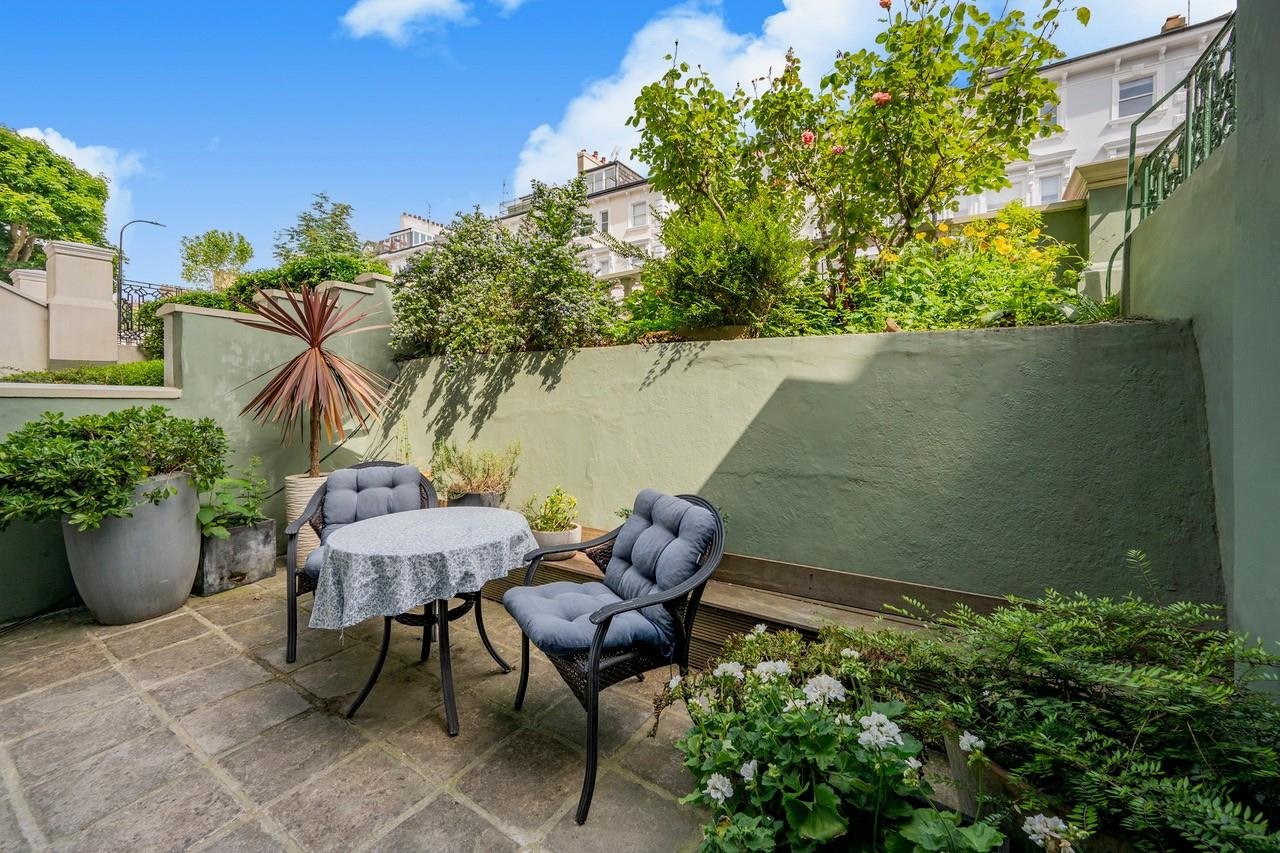 Belsize Park Gardens Belsize Park NW3 4JJ