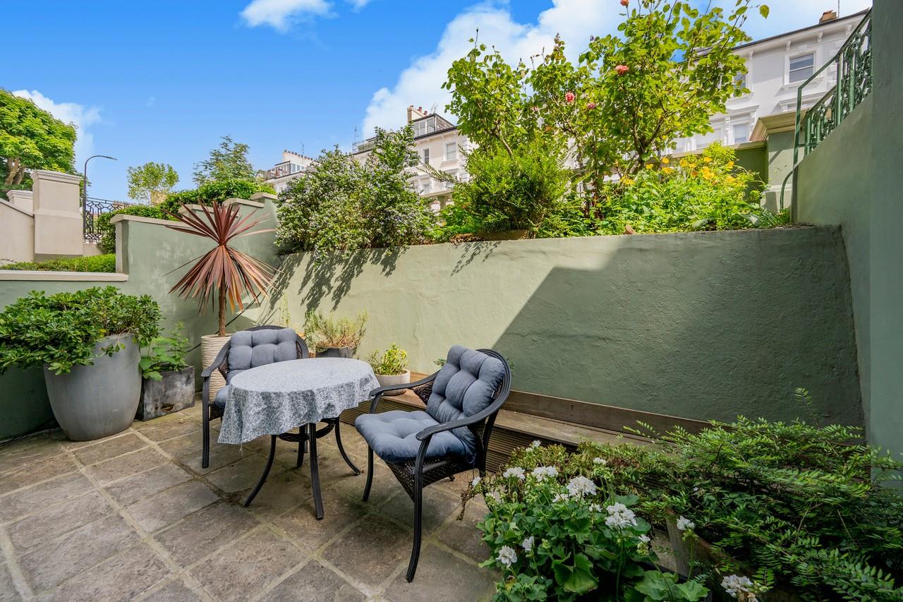 Belsize Park Gardens Belsize Park NW3 4JJ