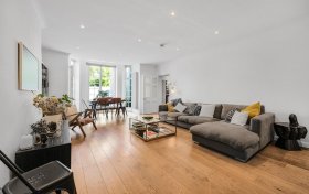 Belsize Park Gardens Belsize Park NW3 4JJ