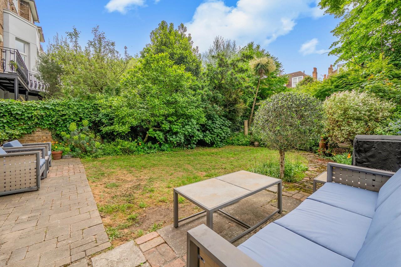 Belsize Park Gardens Belsize Park NW3 4JJ