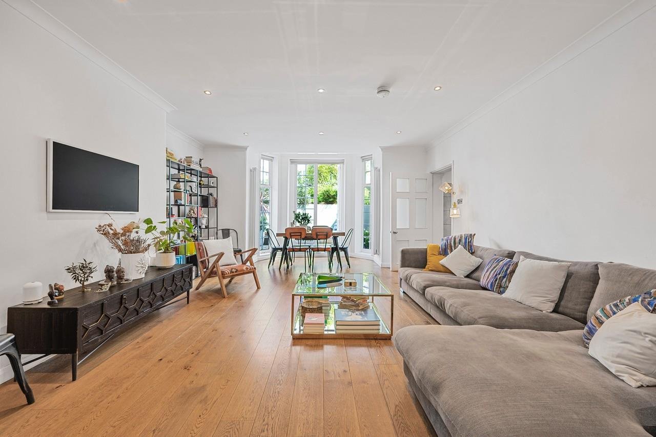 Belsize Park Gardens Belsize Park NW3 4JJ