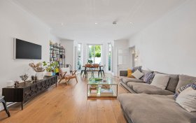 Belsize Park Gardens Belsize Park NW3 4JJ