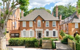 Heath Drive Hampstead NW3 7SB