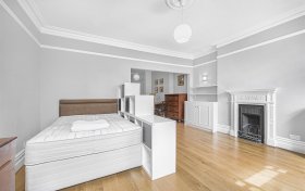 2 Heath Street, London, NW3 6TE