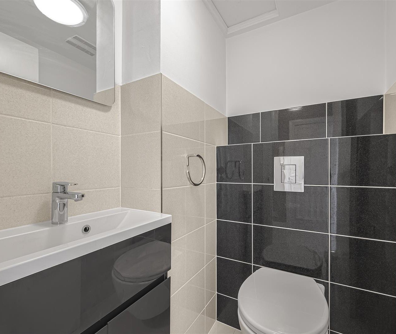 2 Heath Street, London, NW3 6TE