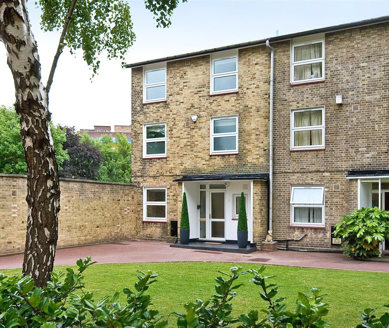 St Johns Wood Park St Johns Wood NW8 6NN