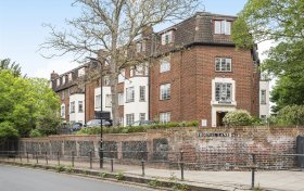 Frognal Lane Hampstead NW3 7EA