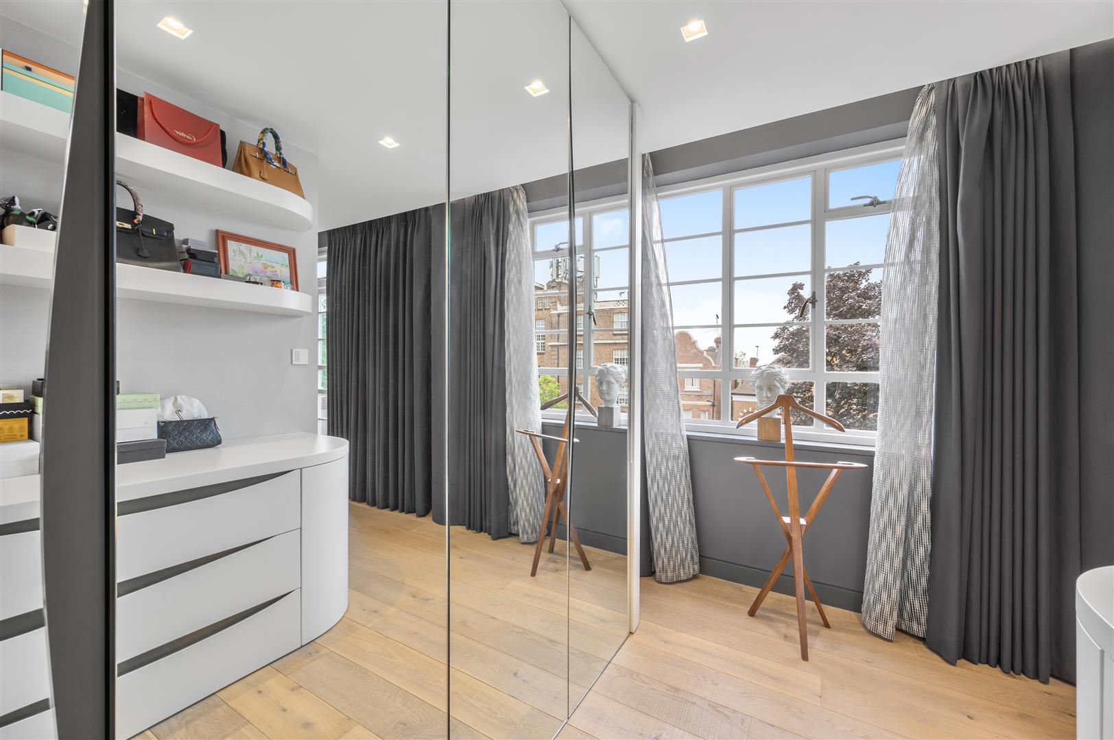 Frognal Lane Hampstead NW3 7EA