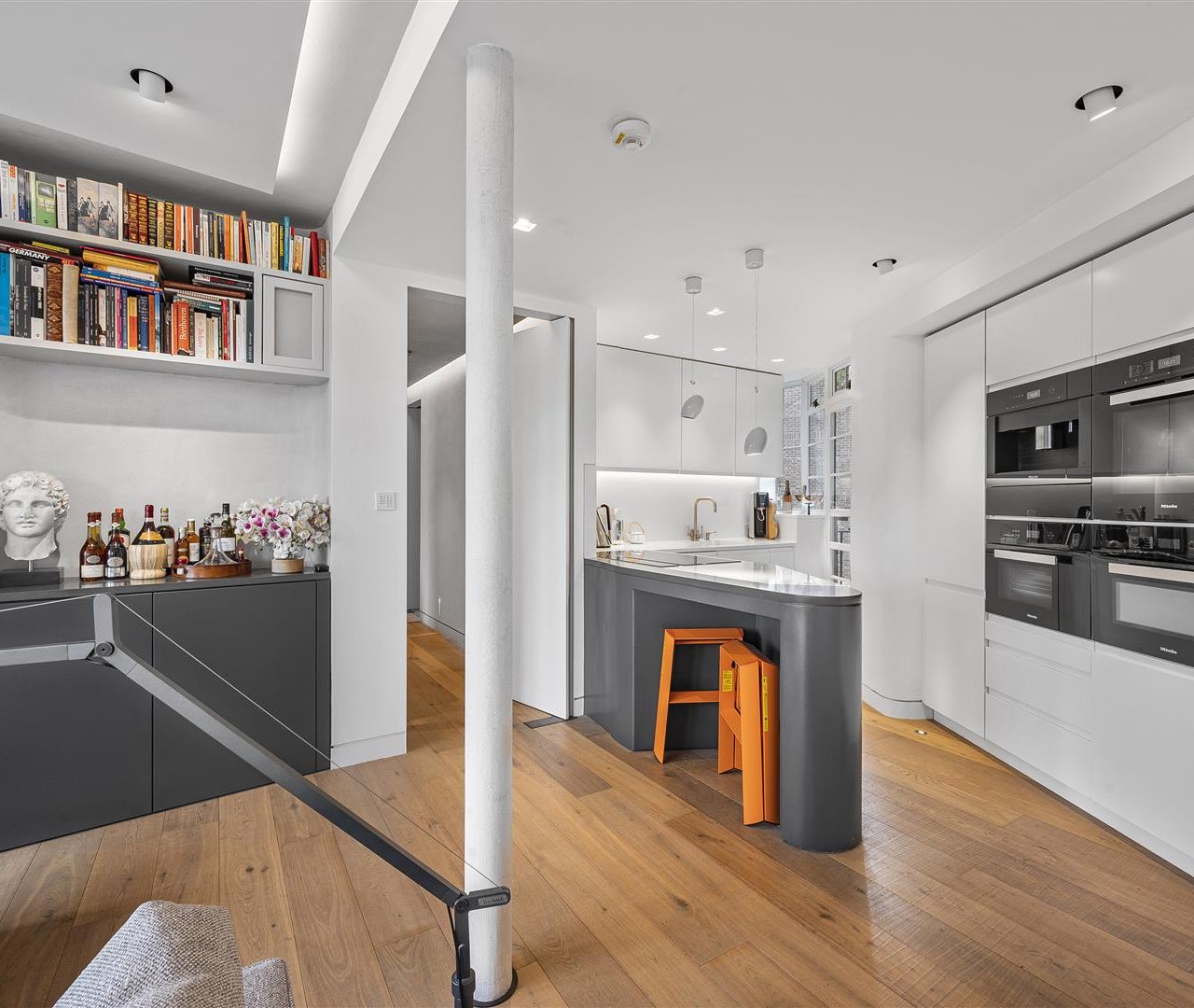 Frognal Lane Hampstead NW3 7EA