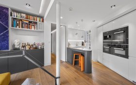 Frognal Lane Hampstead NW3 7EA