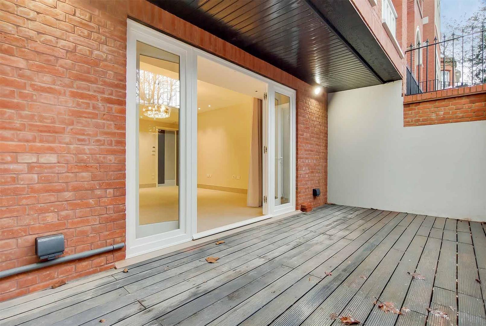 Fitzjohns Avenue Hampstead NW3 6PH