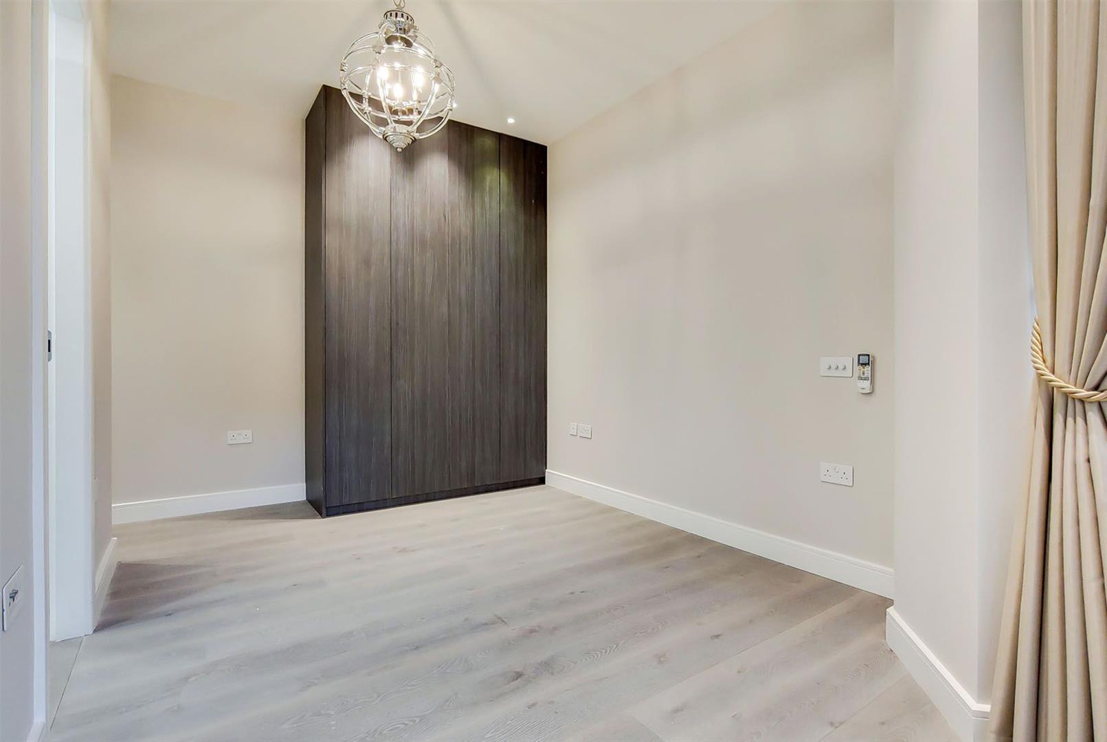 Fitzjohns Avenue Hampstead NW3 6PH