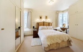 Frognal Lane Hampstead NW3 7EA