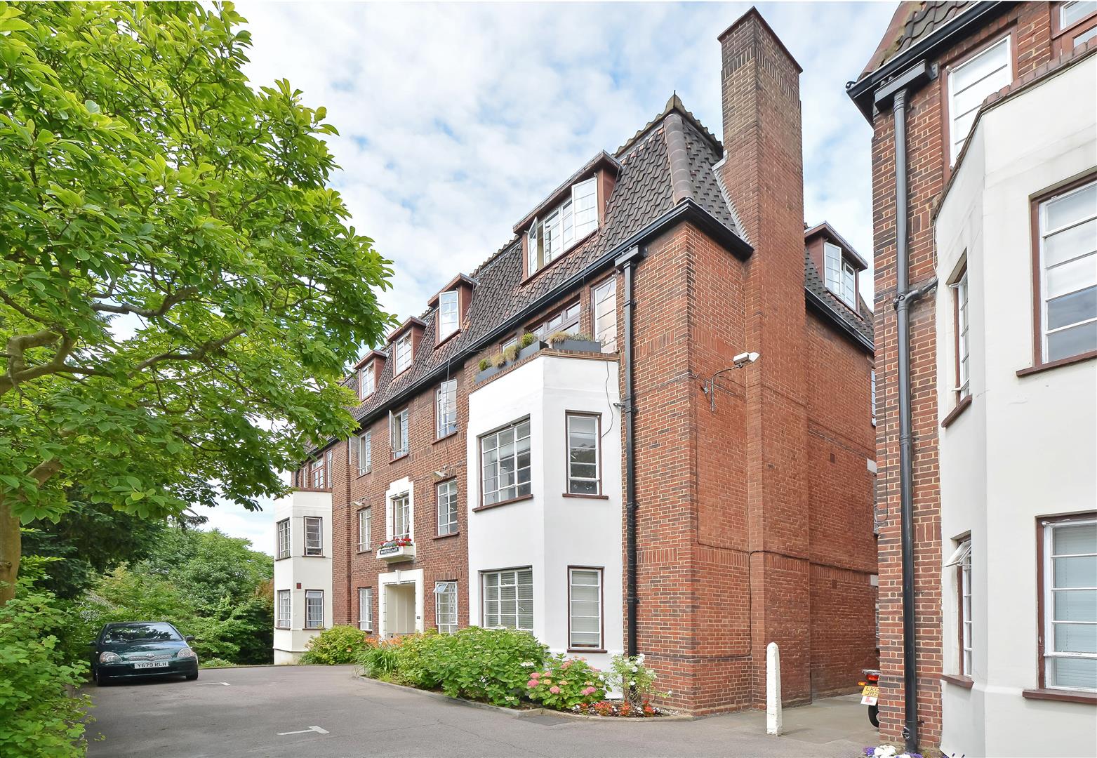 Frognal Lane Hampstead NW3 7EA