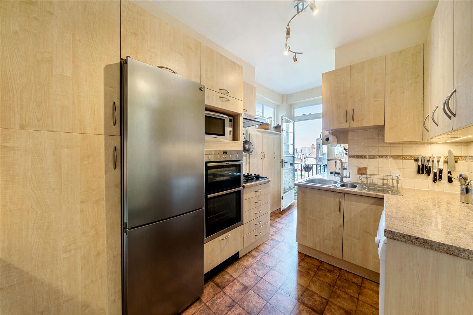 Frognal Lane Hampstead NW3 7EA