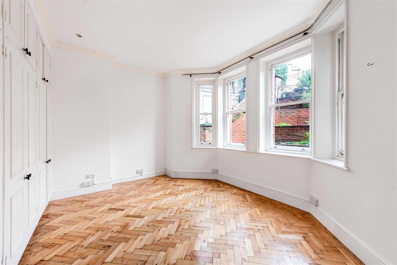 Chesterford Gardens, Hampstead, NW3 7DE