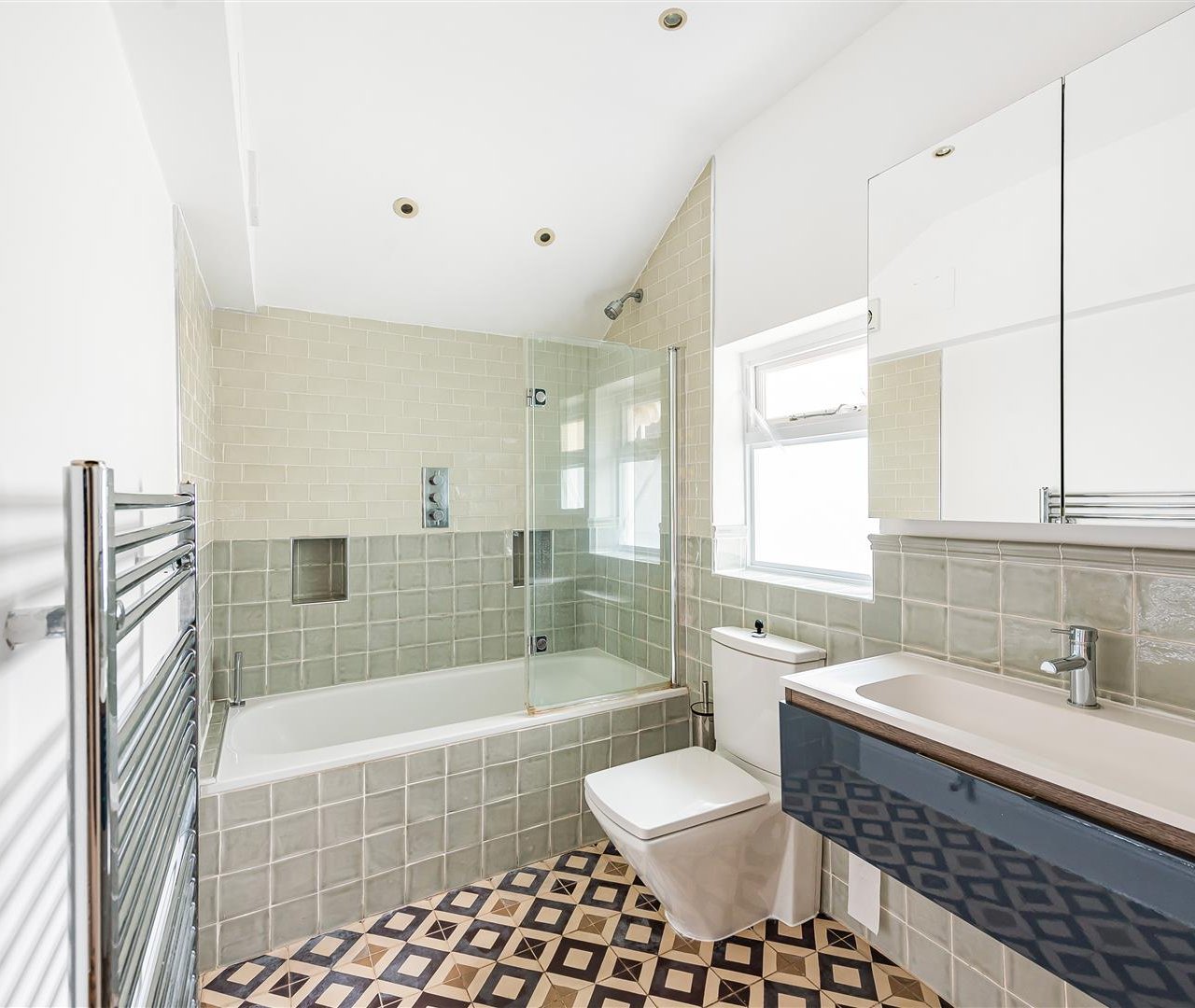 Chesterford Gardens, Hampstead, NW3 7DE