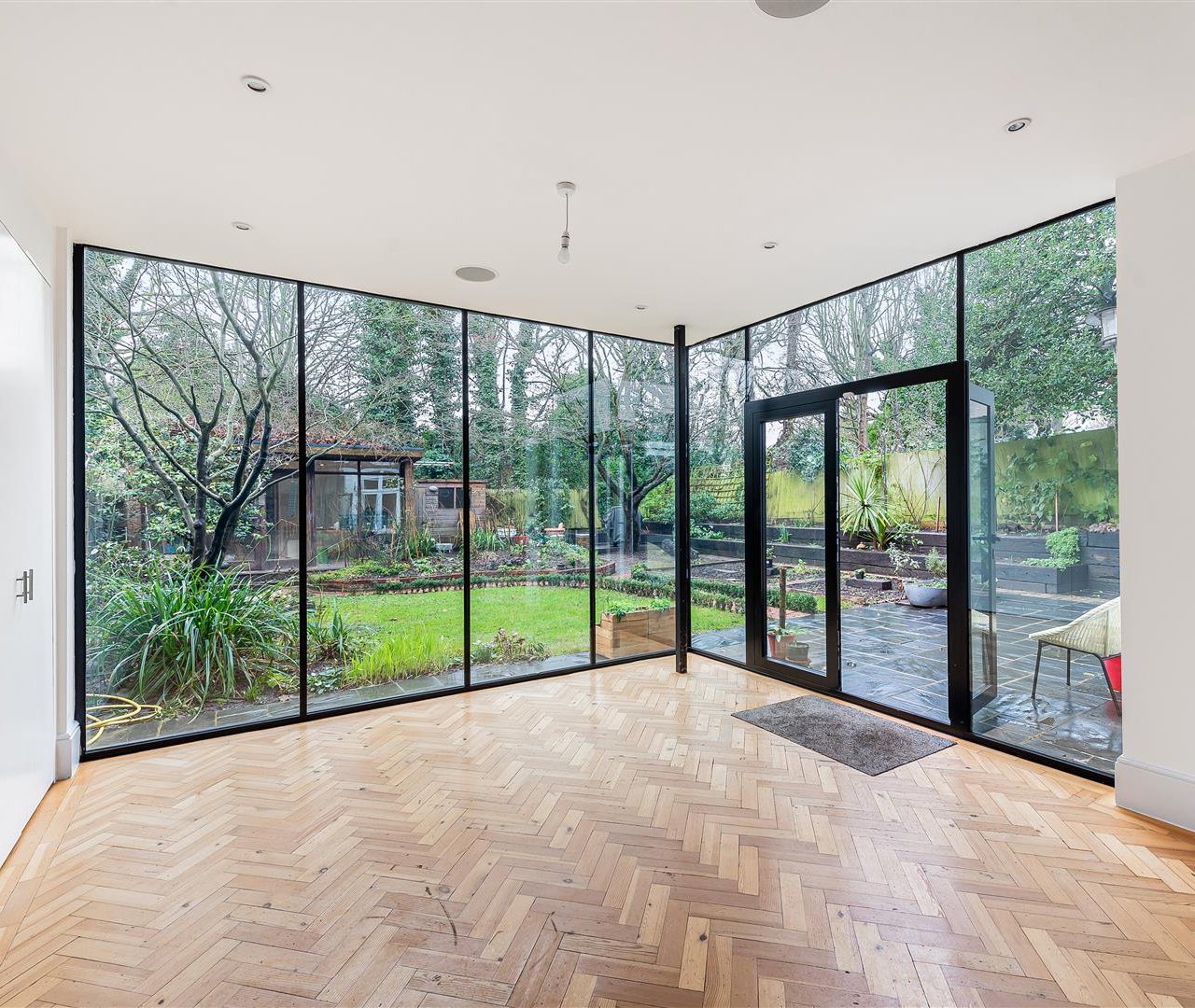 Chesterford Gardens, Hampstead, NW3 7DE