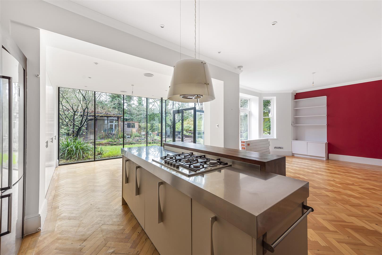 Chesterford Gardens, Hampstead, NW3 7DE