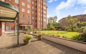 Finchley Road, London, NW8 0NX