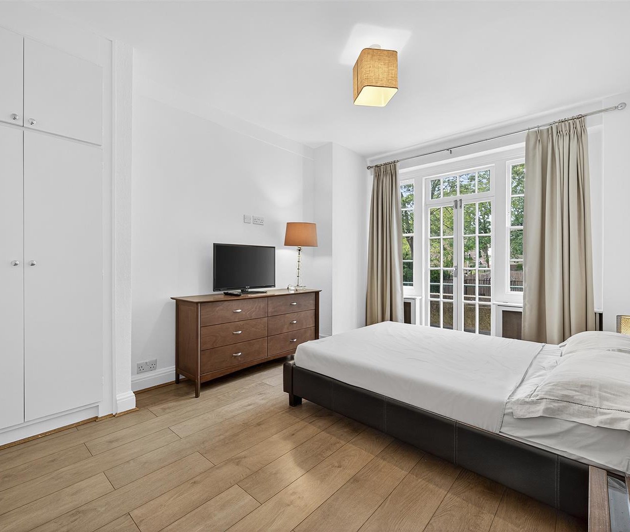 Finchley Road, London, NW8 0NX