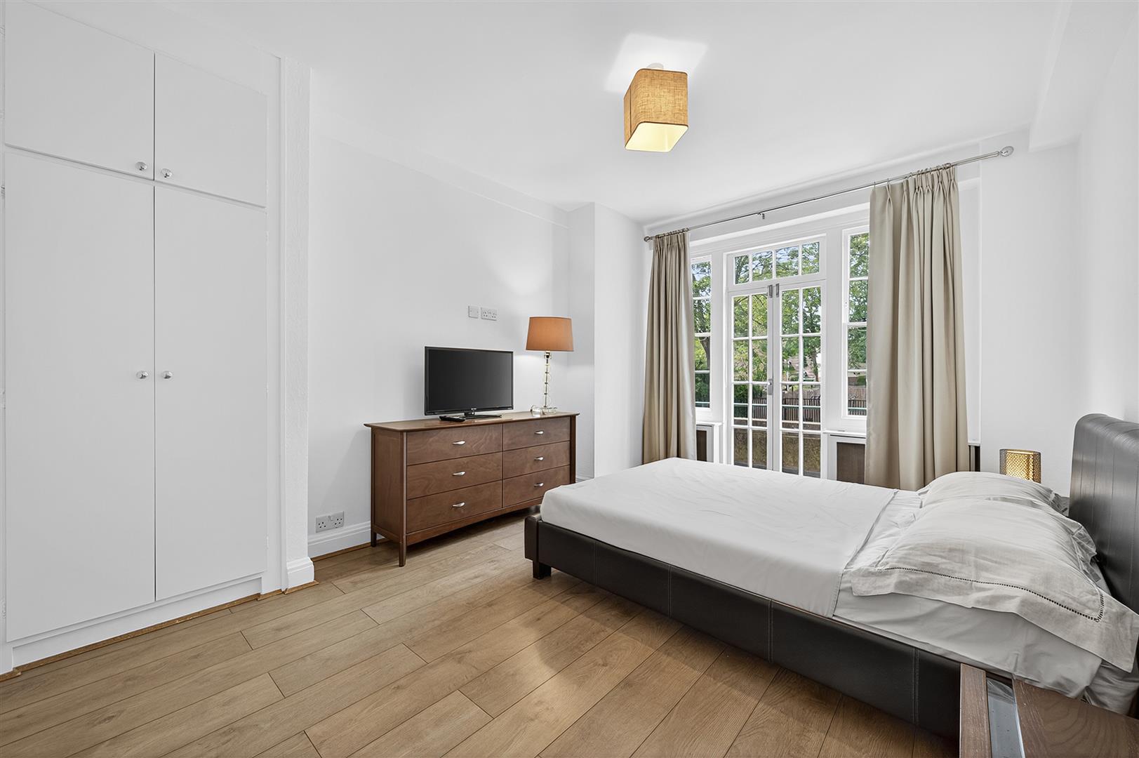 Finchley Road, London, NW8 0NX