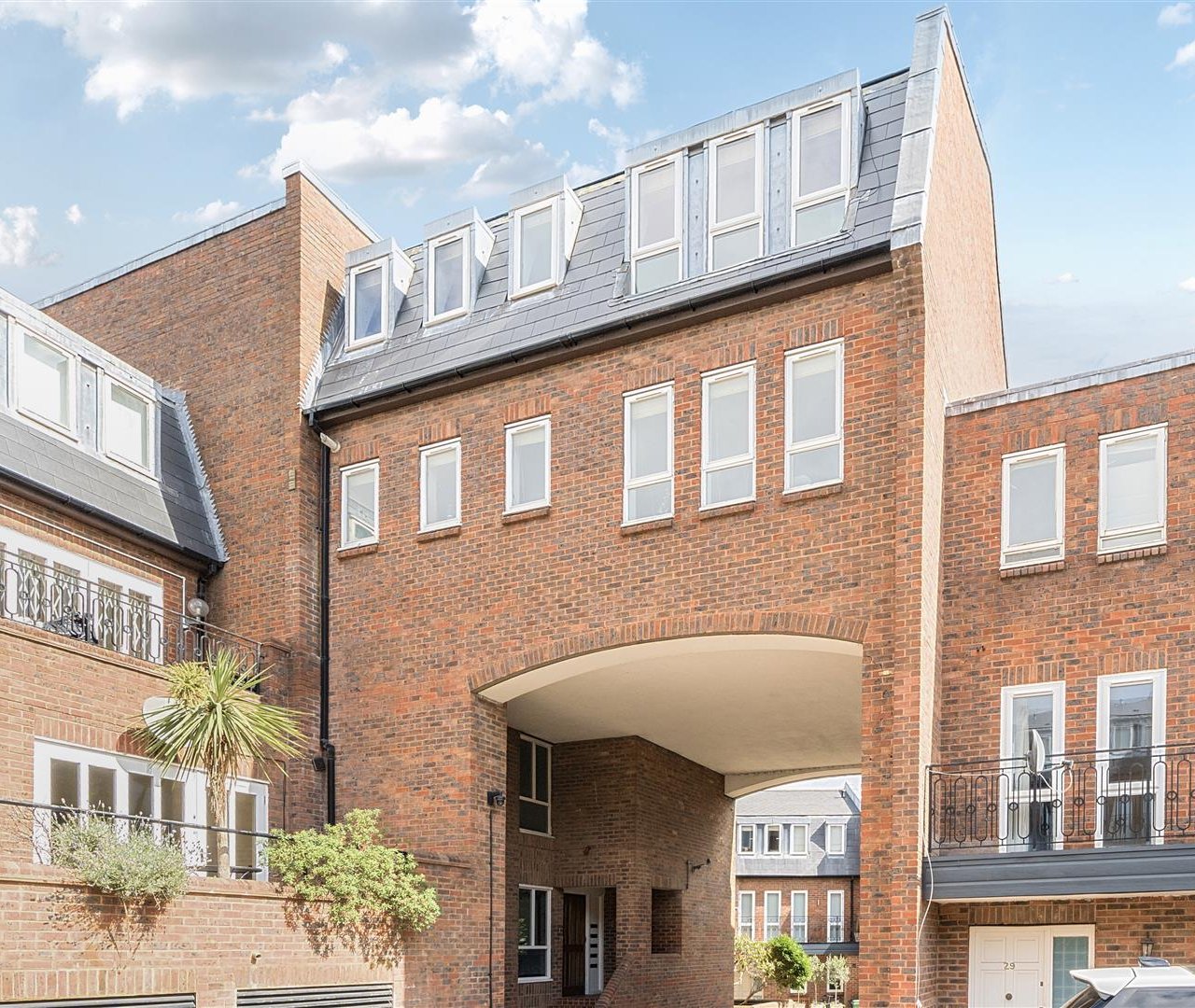 Spencer Walk Hampstead Vilage NW3 1QZ